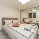 Dalmatian Villa Noemi شقة
