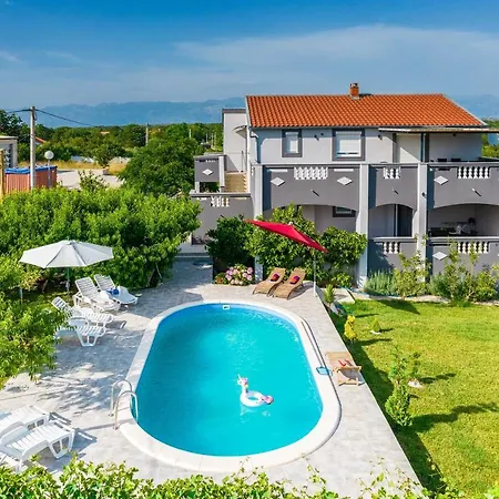 Villa Noemi Holiday Home Lejlighed *