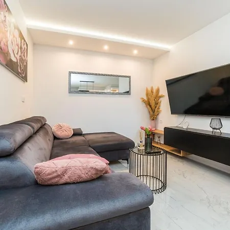 Villa Noemi Holiday Home * Poljica (Zadar)