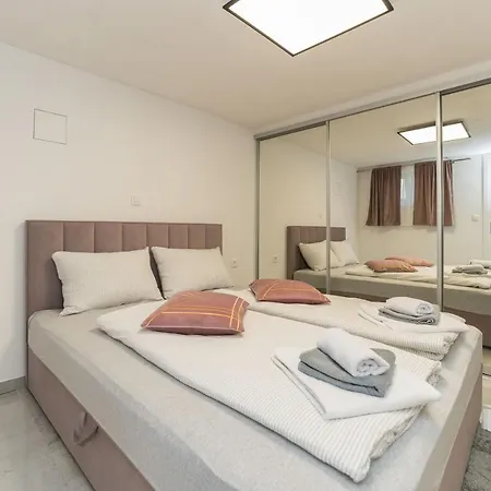 Villa Noemi Holiday Home Lejlighed