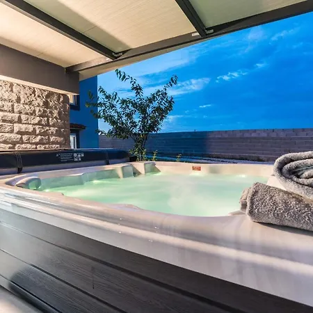 Villa Noemi Holiday Home Lejlighed