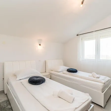 Noemi Apartment