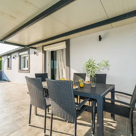 Villa Noemi Holiday Home Lejlighed